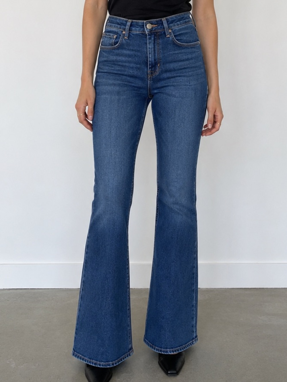 L’Agence Selma High Rise Flare Jean 26